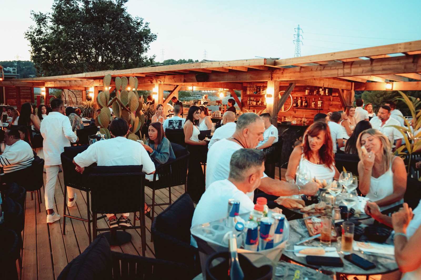 Terrasse Rooftop SkyLounge à découvrir au restaurant GAYA à la Valentine